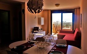 Apartment With Sea & Garden View